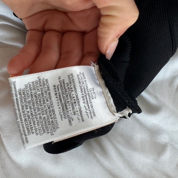 BcbgMAXAZRIA SIMONE TEXTURED POWER SKIRT BLACK SMALL - Picture 9 of 11